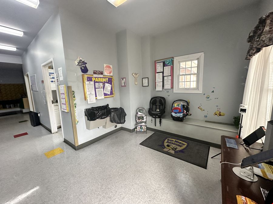5000 Ridgedale Parkway