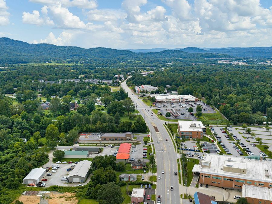 2652 Hendersonville Rd.,