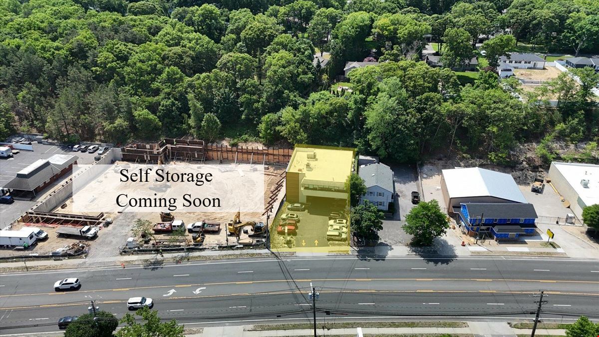 1038 West Jericho Turnpike