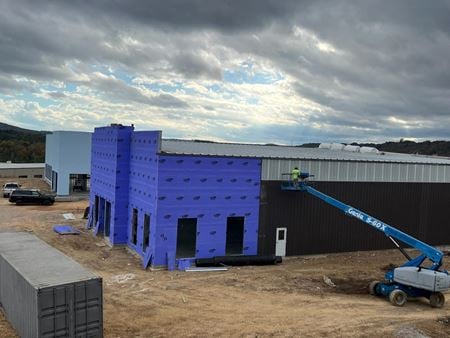 Preview of Industrial space for Rent at 1960 Huntley Parkway