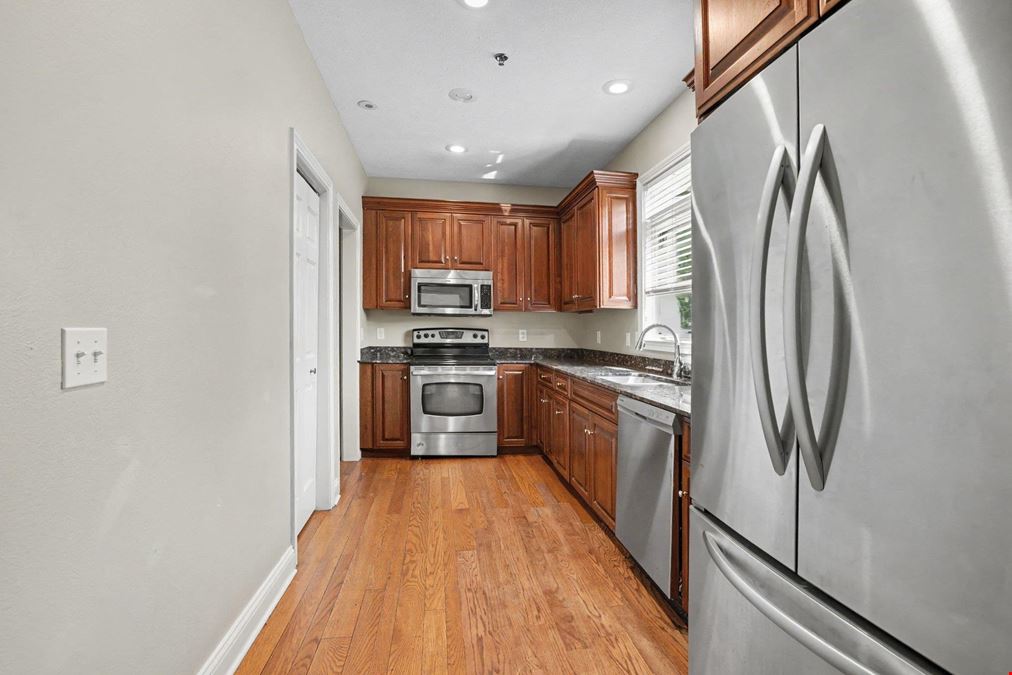 330 N Sunnyside Ave