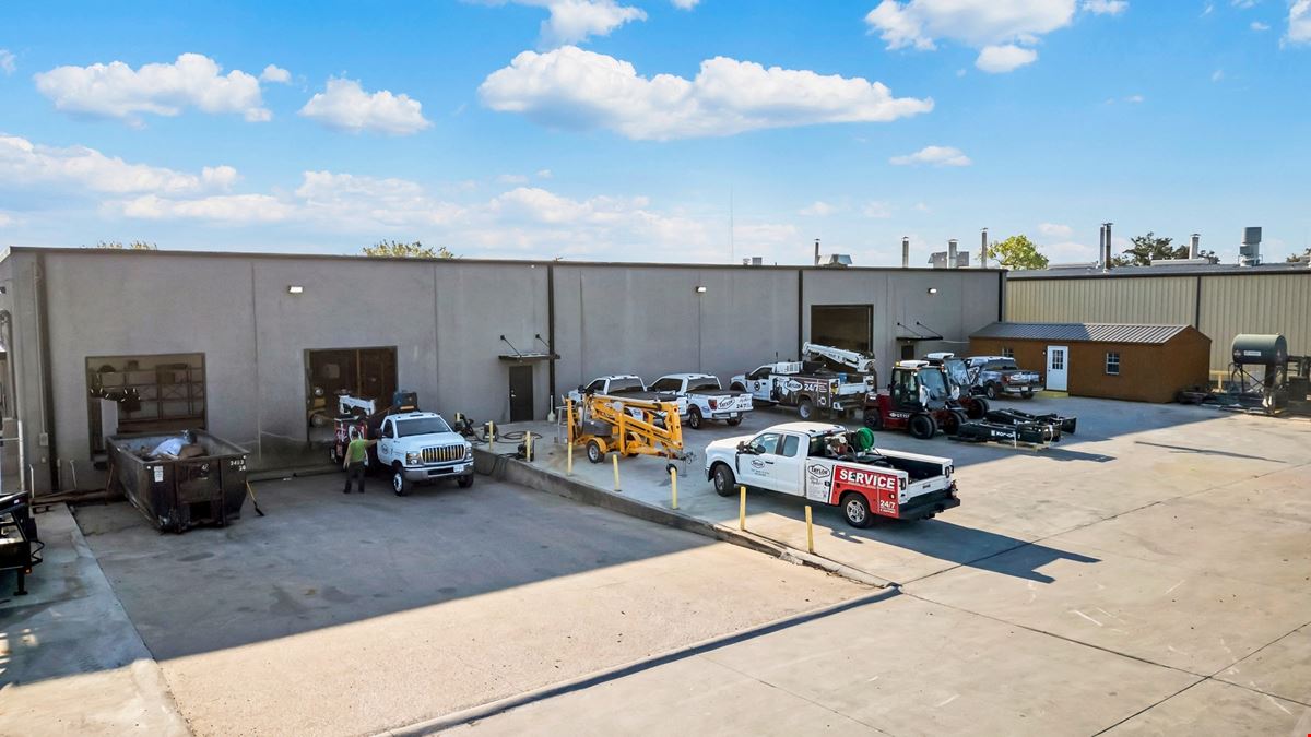 13,950 SF Office/Warehouse + Fenced  Lot For Lease – Fort Worth, TX