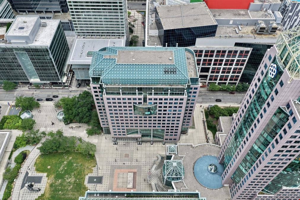 200 Wellington Street West