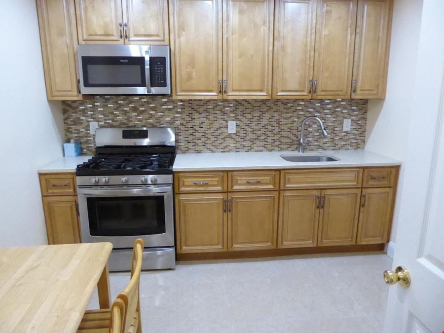 122 Forest Ave Glen Cove