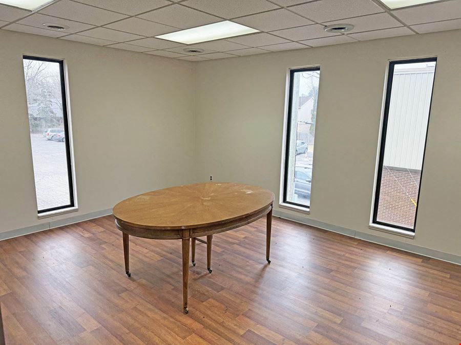 Clinton Office Plaza