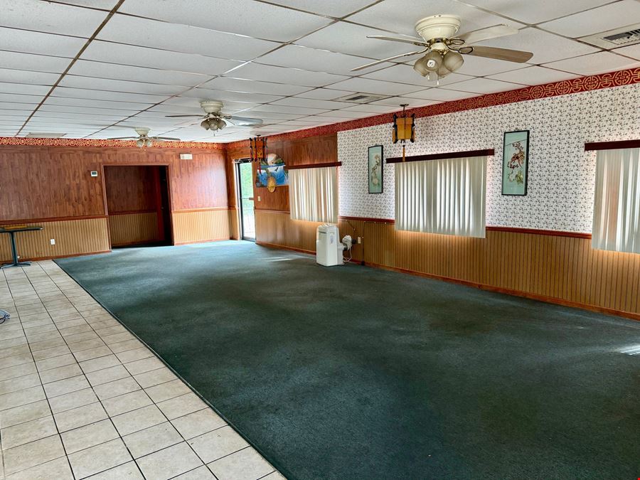 +/- 5,400 SF 2nd Generation Freestanding Restaurant