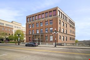 31 W Downer Pl, Suite B02, Aurora, IL 60506