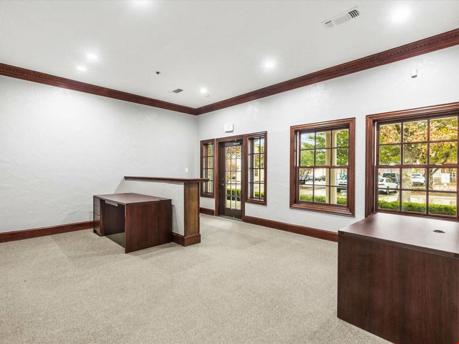 2425-2435 E Southlake Blvd