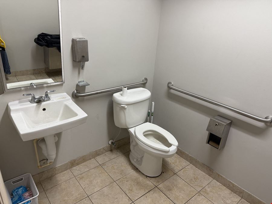 4,425 SF Drive-Thru Flex Condo