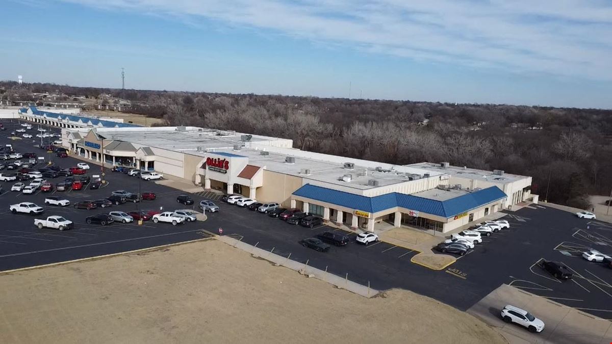 2101 N 14th St - Ponca Plaza - Retail