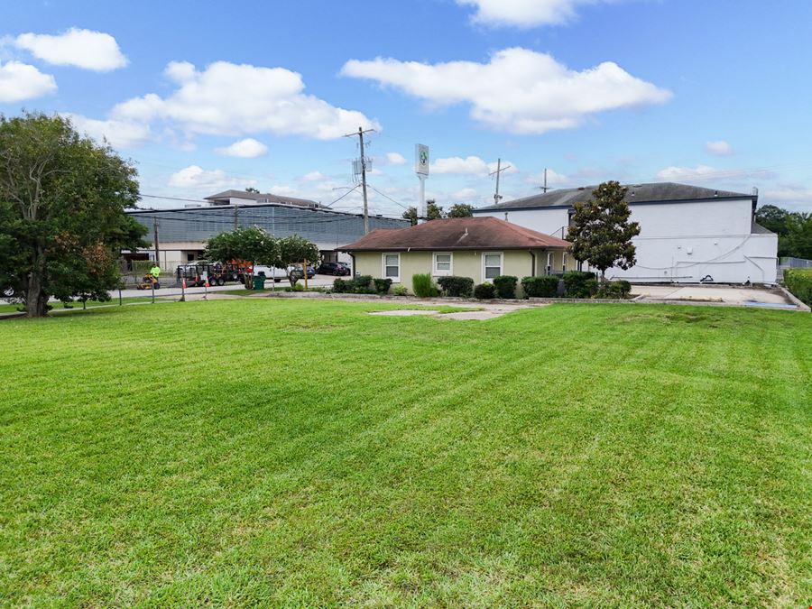 Corner Retail Redevelopment Opportunity on Veterans Memorial Blvd