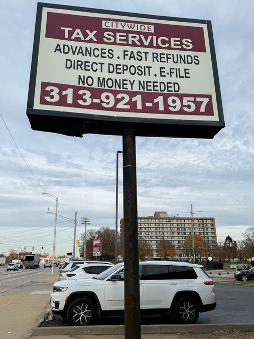7800 Gratiot Ave