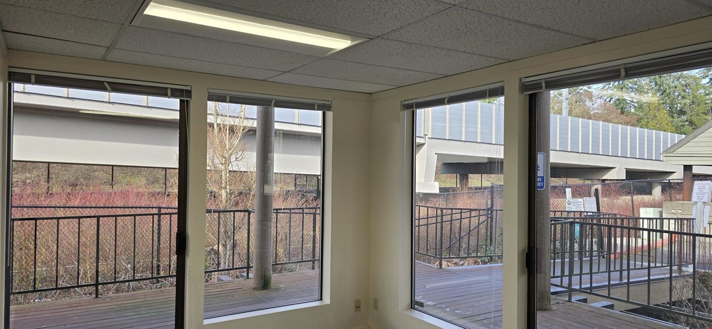 9 Lake Bellevue Drive, Unit 120