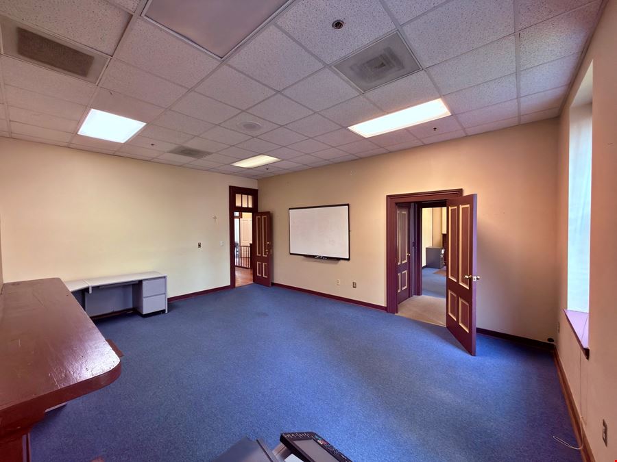961 Broad St. Executive Office Space
