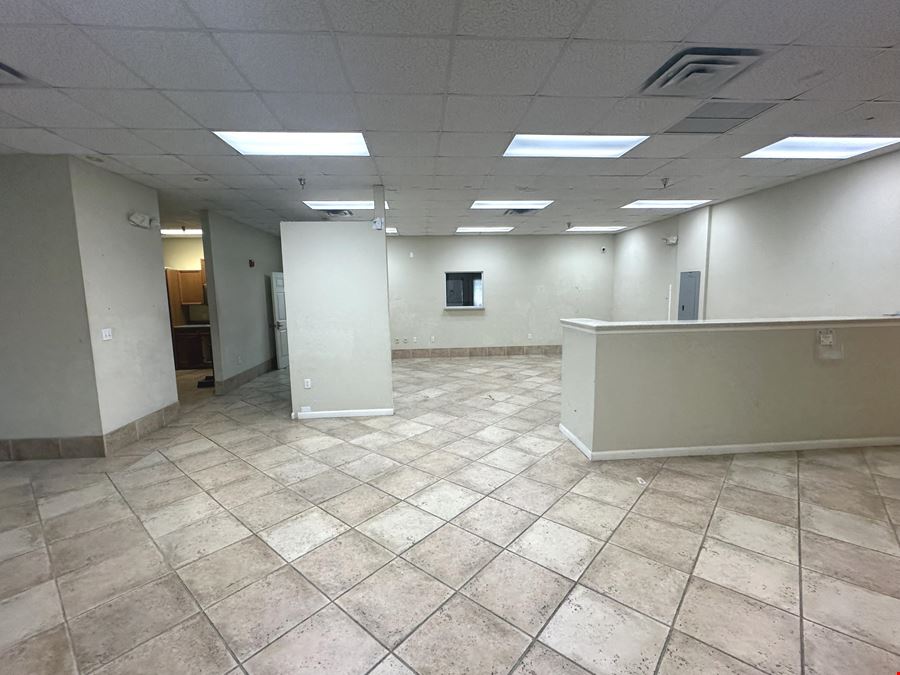 Industrial Warehouse For Lease – Prime I-75 Access