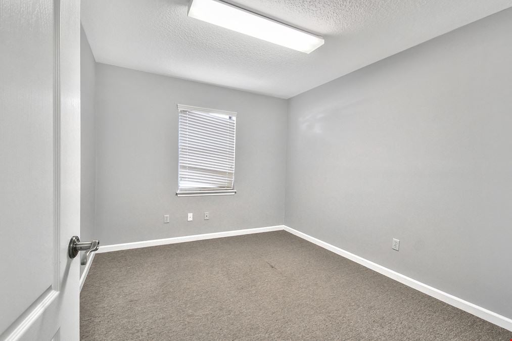 2968 Rainbow Rd