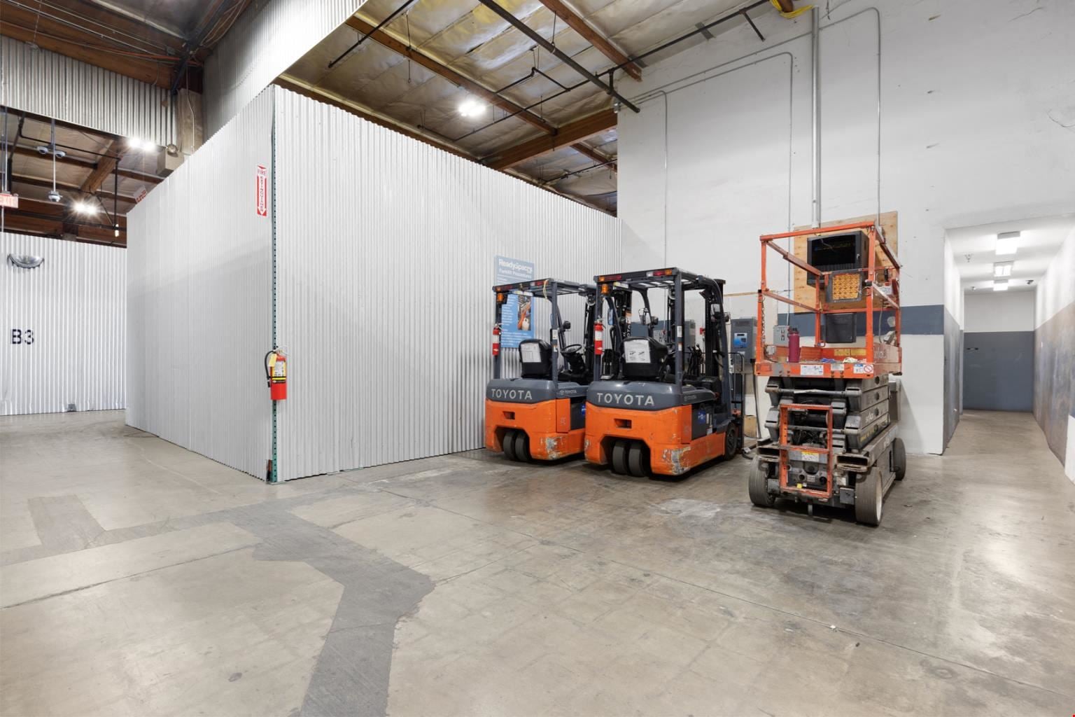 ReadySpaces Santa Ana