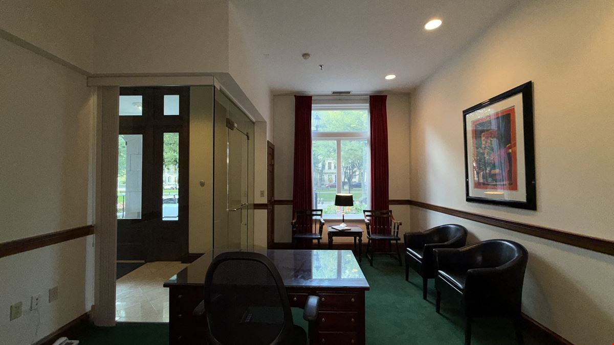 400 Commonwealth Ave #104C