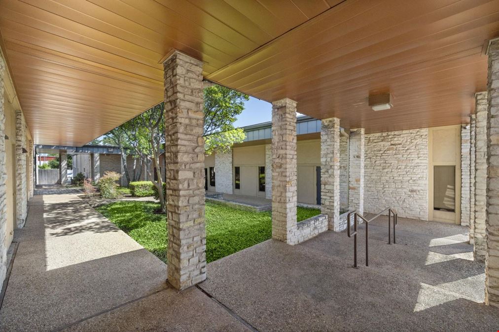 Lakehills Office Park