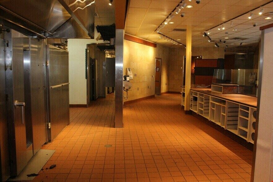 Gateway Mall Restaurant Outlots