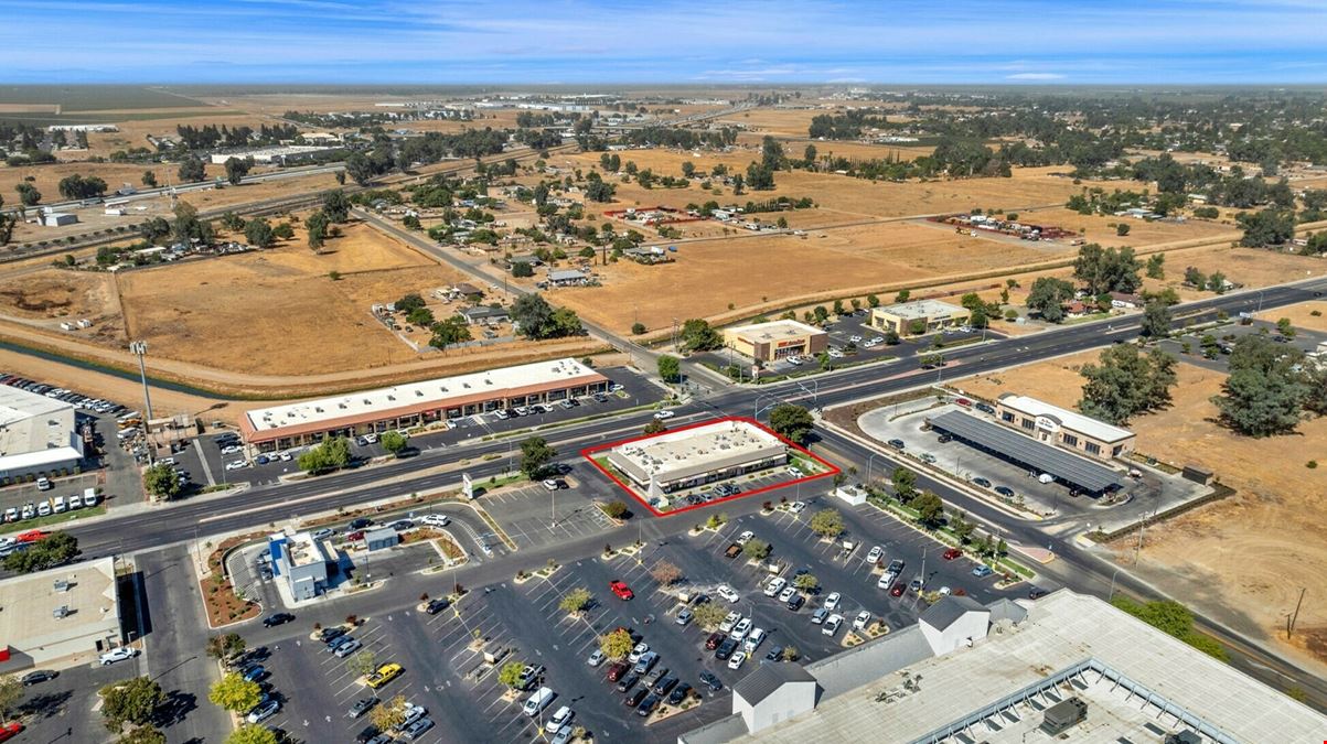 ±1,200 SF Retail Shop Space / Office For Lease - Madera, CA