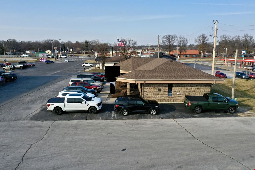 1,910 SF Medical Office Building for Lease in Ozark