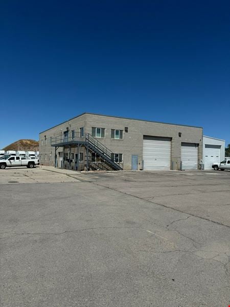 Preview of Industrial space for Rent at 588 S Gladiola St