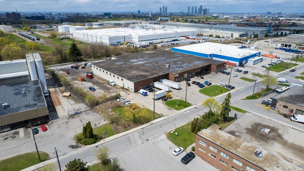 400 Flint Rd, North York, Ontario M3J 2J4