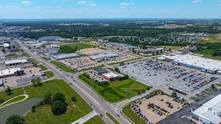 4,500 SF Outlot to a Top Performing Walmart - Quincy, IL