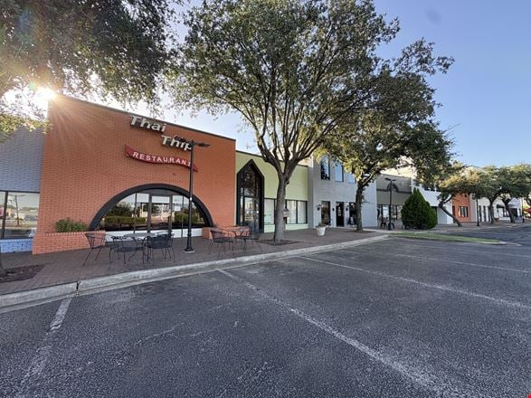 Preview of Retail space for Rent at 455 West Harwood Road
