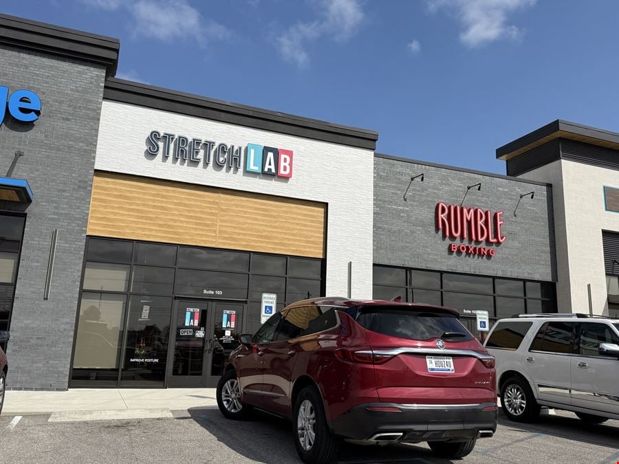 Burkhardt Rd Retail Frontage in The Promenade