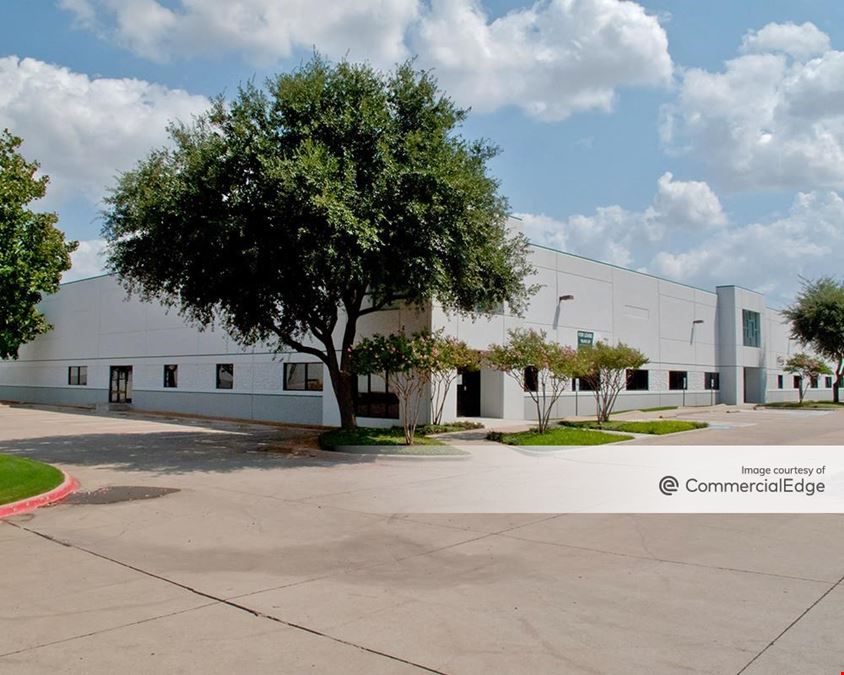 Prologis Plano Distribution Center - 2901 & 3001 Summit Avenue