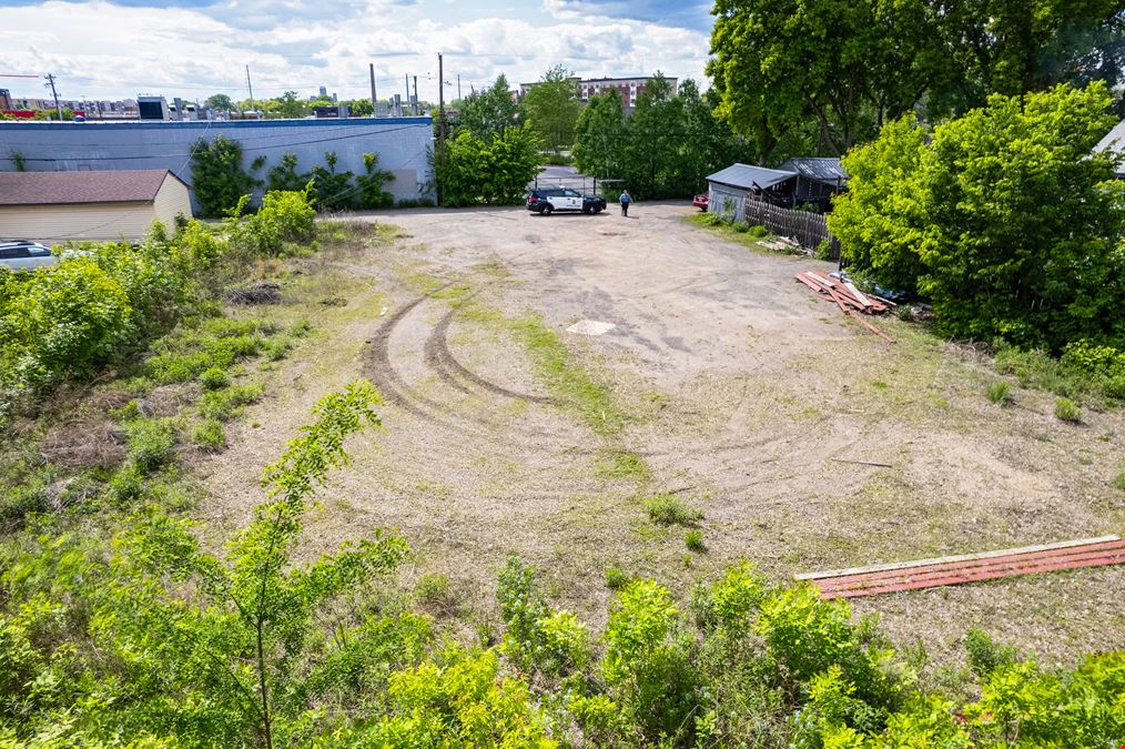2828 & 2824 27th Ave S