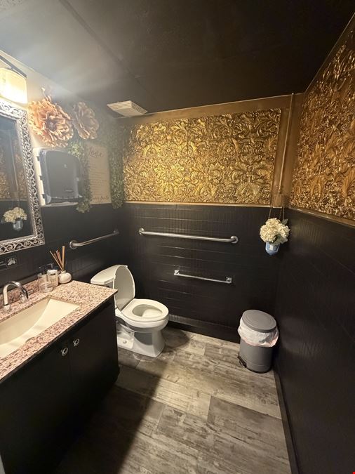 4444 Tamiami Trail