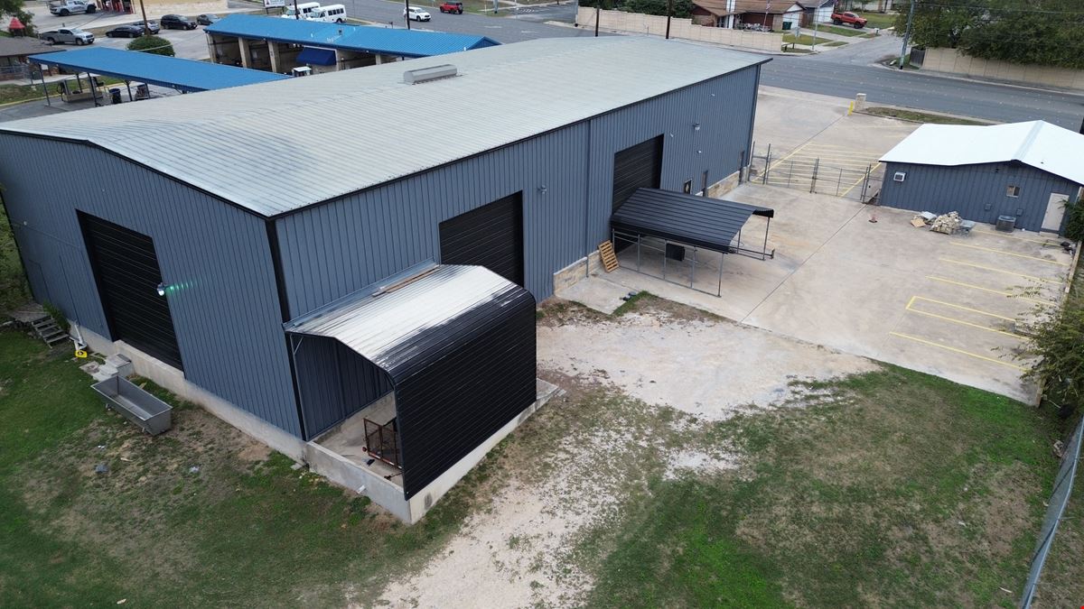 Office + Warehouse + Fenced Yard  | 35' Clear | Service Trades | San Antonio