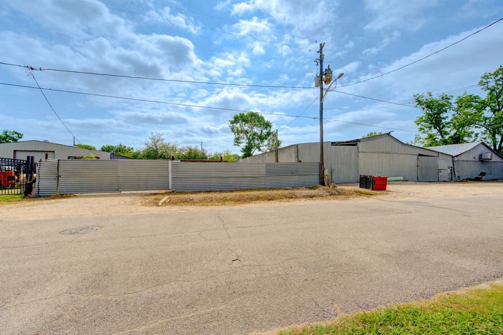 Prime Commercial Opportunity in Houston's Revitalizing Fifth Ward!