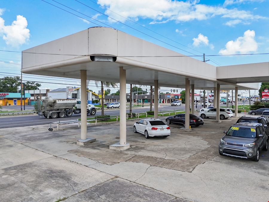 Redevelopment Opportunity with Dual Frontage at Signaled Intersection