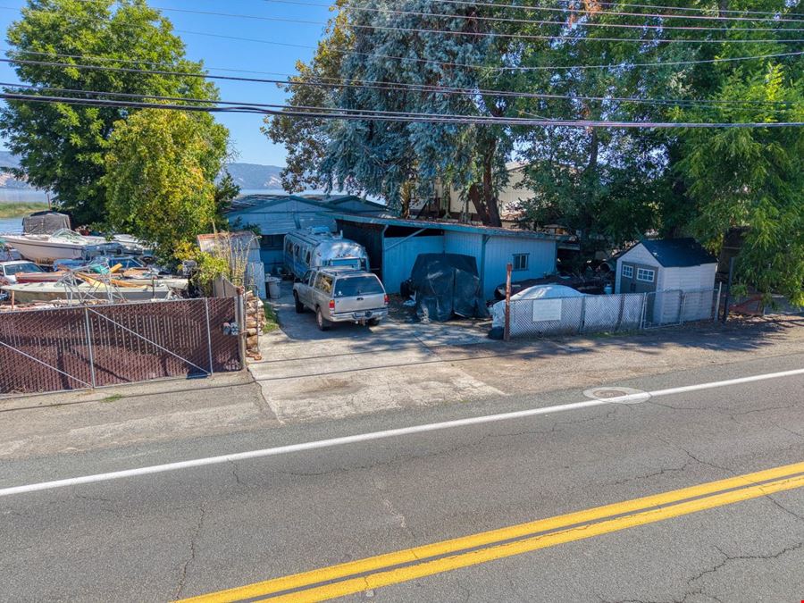 Lakeport: Lake Front Property