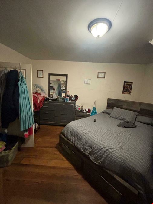 5 Units in Greenfield