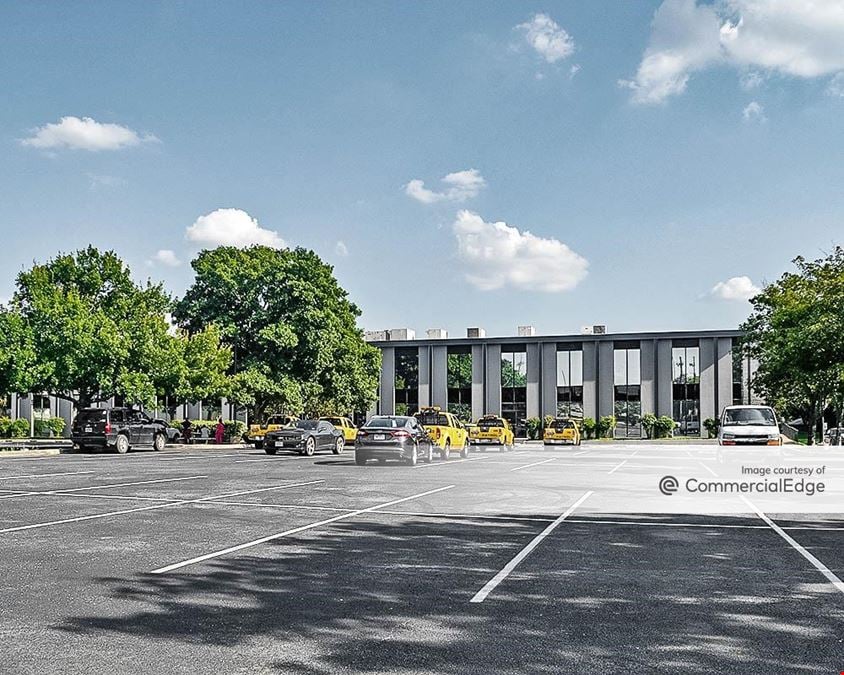 Centerview Crossing Office Park - Austin & Lamar Buildings