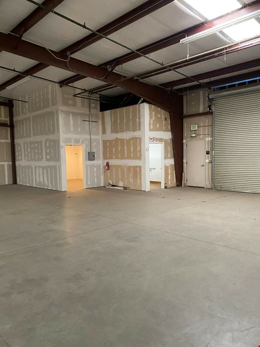 Move-In Ready Office/Warehouse in NW Fresno