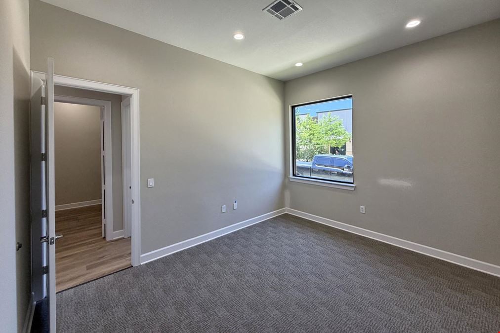 625 Regal Row