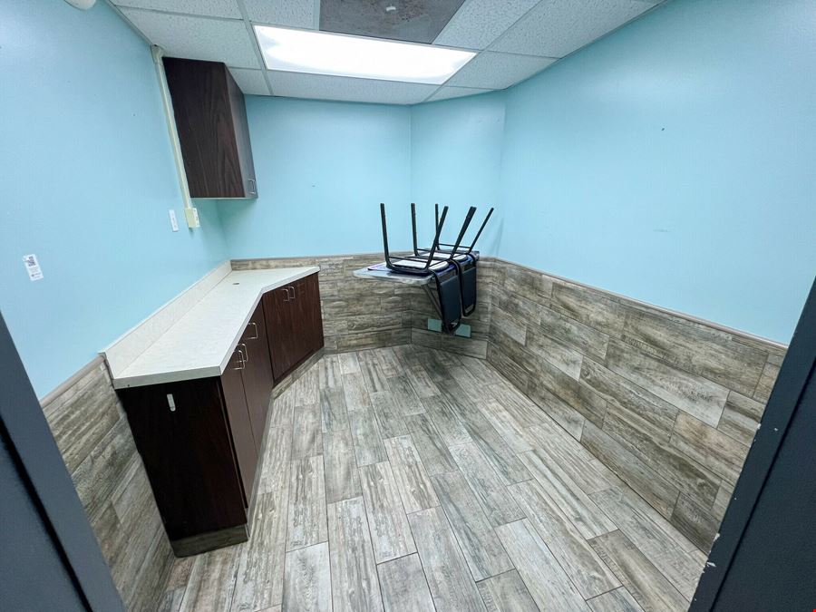 Veterinary Clinic/Groomers/Boarding Facility