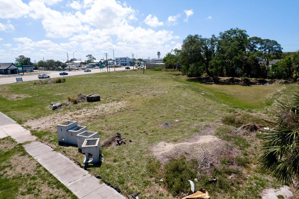 7972 N Tamiami Trl