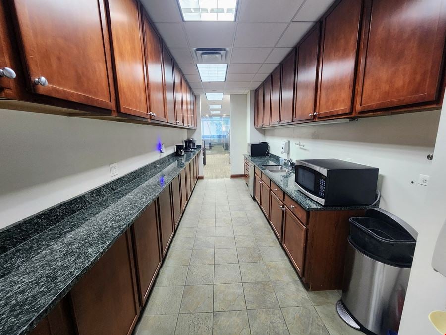 The Moser Building |  Printer's Row | Move-In Ready Office Space