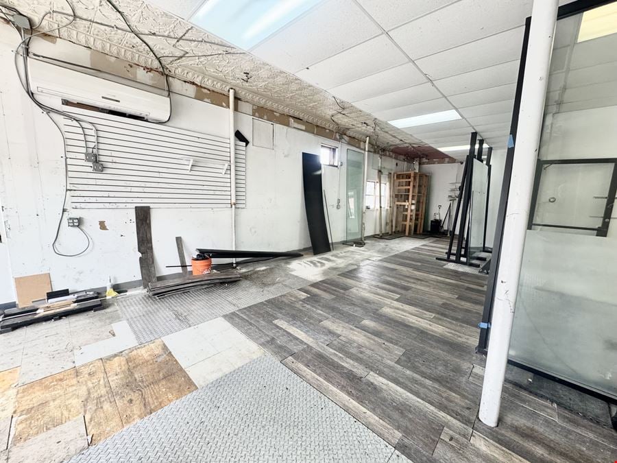 Retail space for lease in Long Island City
