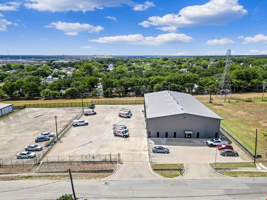 9,455 SF Office/Warehouse with Fenced Lot