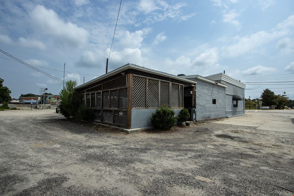 Former Henry's in Cayce