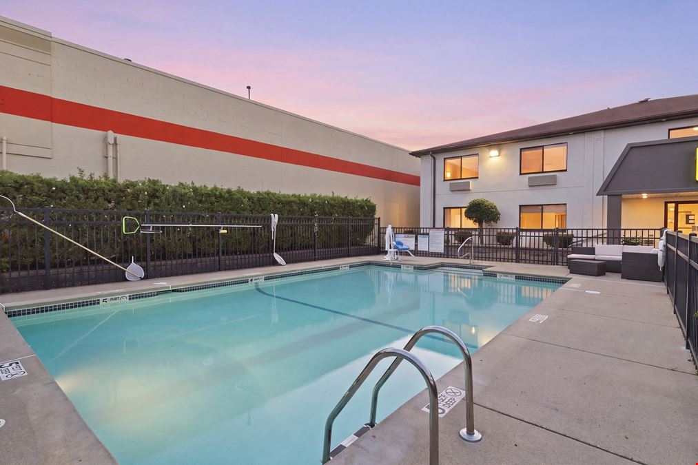 7680 Niagara Falls Blvd - Super 8 by Wyndham