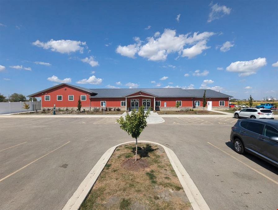 Veterinarian/Medical Building for Sale